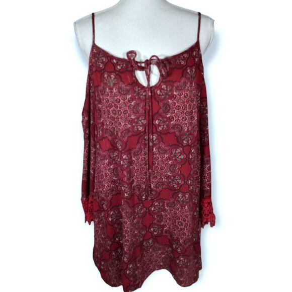 RED & BURGUNDY COLD SHOULDER DRESS SZ.M EUC - Picture 1 of 6